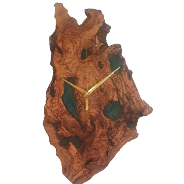 Horloge murale artisanale en bois massif avec résine et aiguilles dorées